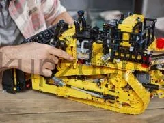 LEGO Technic 42131 Buldozer Cat D11